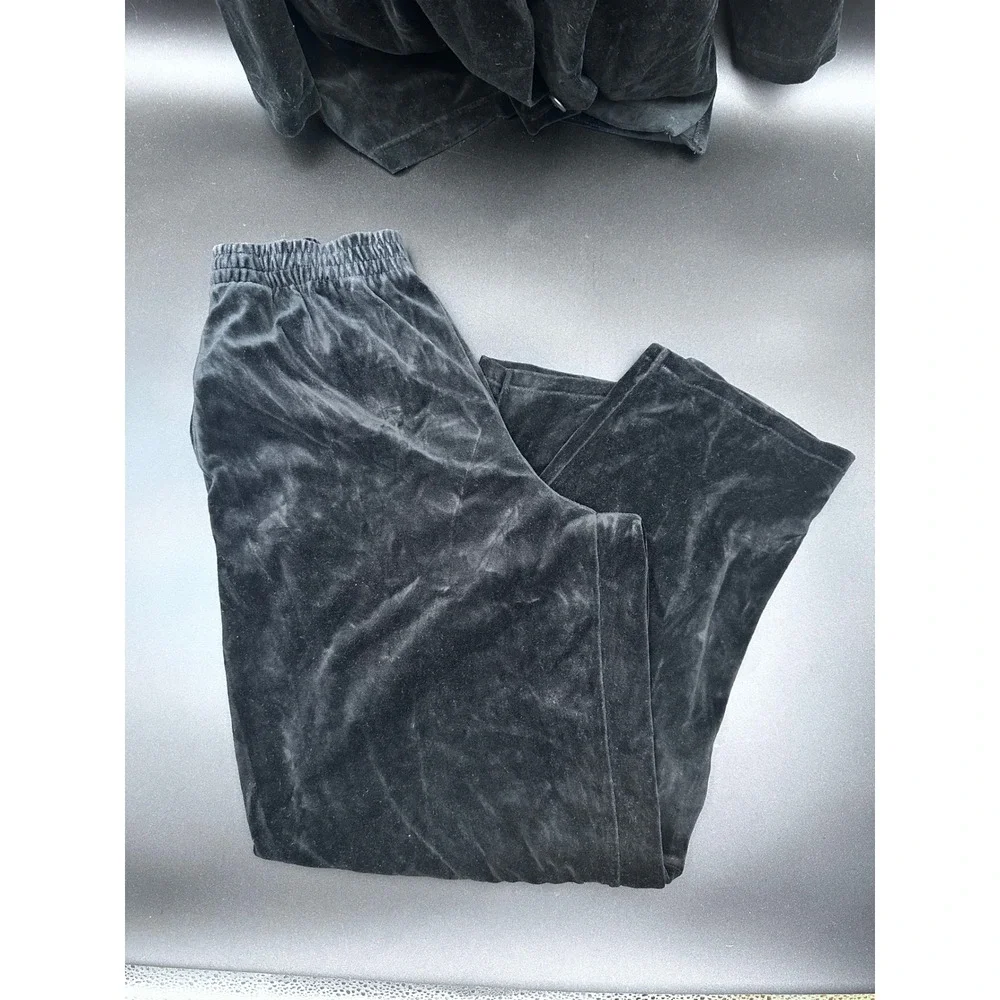 VTG Liz Claiborne Sport Velvet Pajama Set Loungewear Button Up Top Elastic Pants
